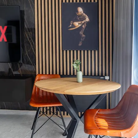 Hamba Cosmos- Self Check-in, Parking, 24h , Vat * Warszawa