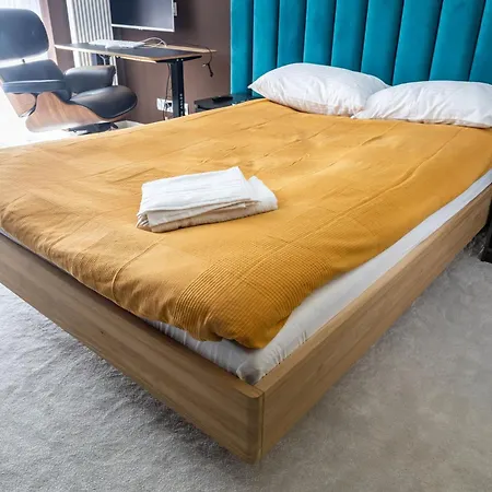 Hamba Cosmos- Self Check-in, Parking, 24h , Vat Apartment *