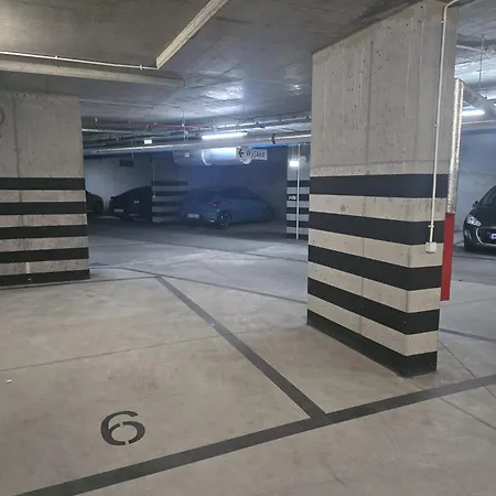Hamba Cosmos- Self Check-in, Parking, 24h , Vat * Warschau